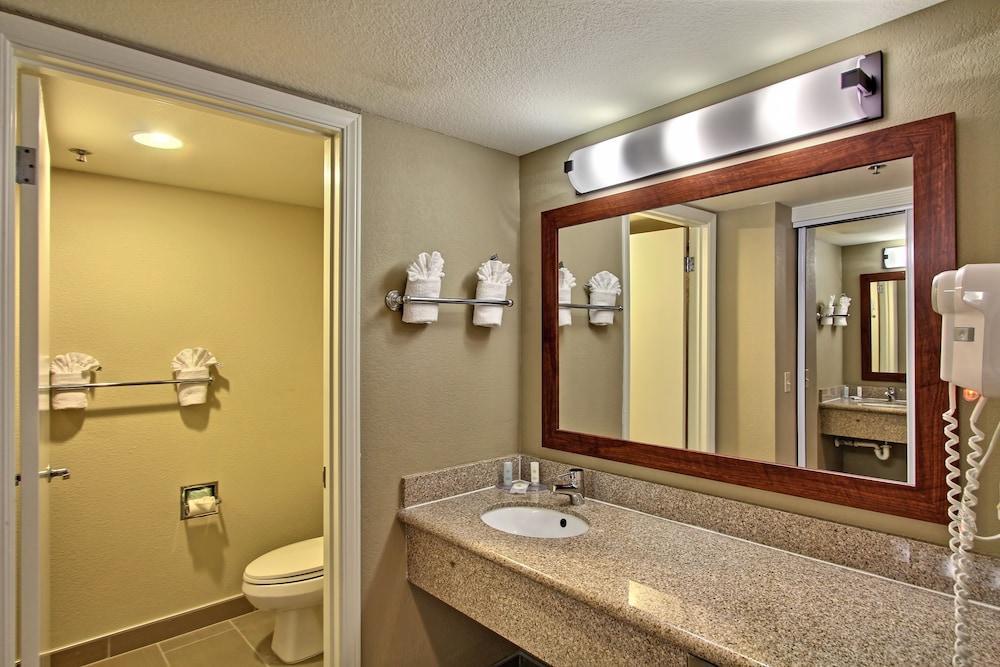 Hotel Avisa Downtown モロ・ベイ エクステリア 写真