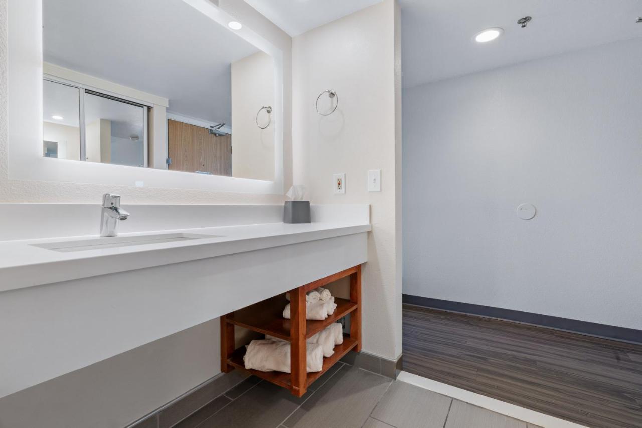 Hotel Avisa Downtown モロ・ベイ エクステリア 写真