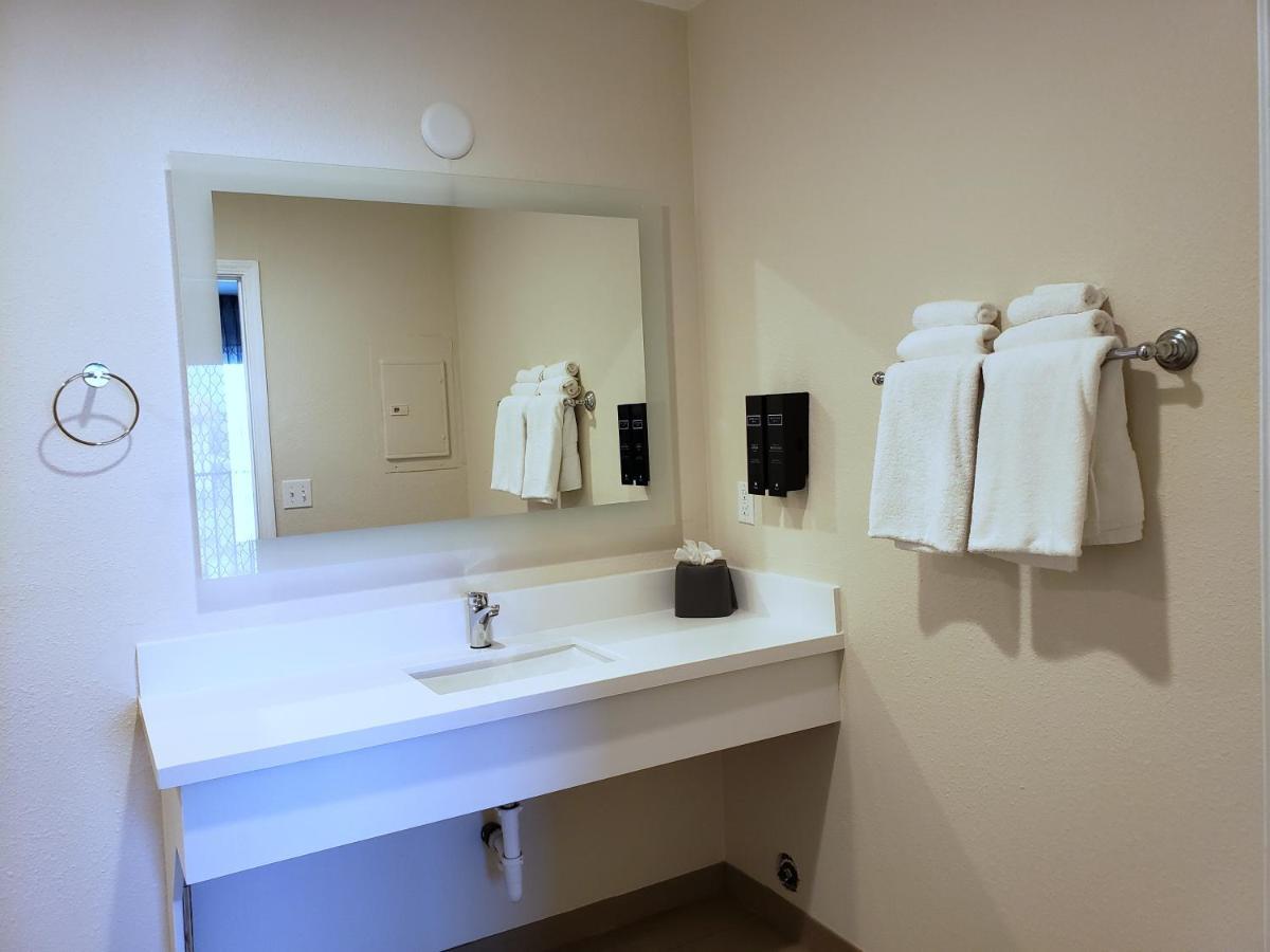 Hotel Avisa Downtown モロ・ベイ エクステリア 写真