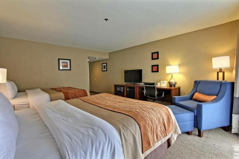 Hotel Avisa Downtown モロ・ベイ エクステリア 写真