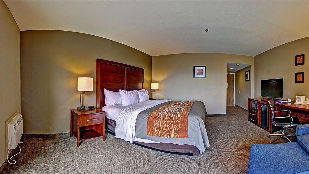 Hotel Avisa Downtown モロ・ベイ エクステリア 写真